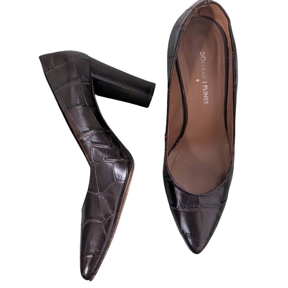 Donald J Pliner Bonita Croc Embossed Block Heel Pumps Chocolate Brown Size 8